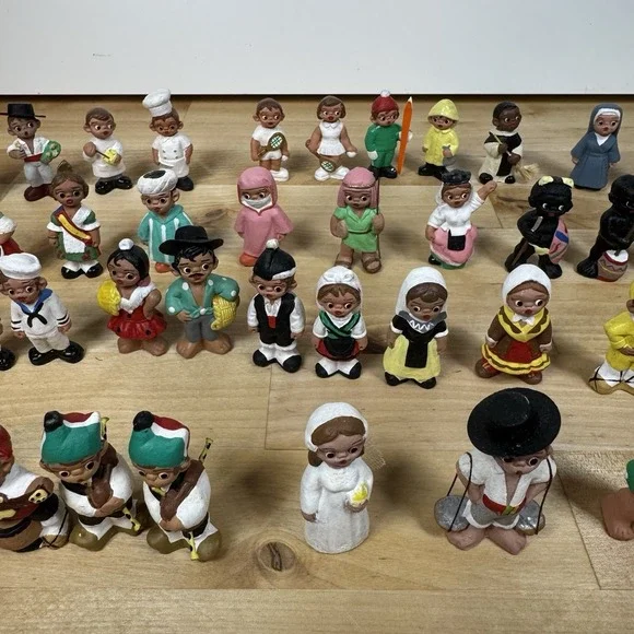 Vintage Spanish Terra Cotta Miniature Mud People  Lot of 65 - Picture 7 of 16